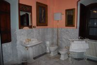 Castello di Valenzano 23 bathroom